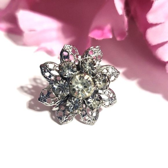 Vintage Crystal Cluster Silver Floral Twist Back Earrings - Picture 2 of 6